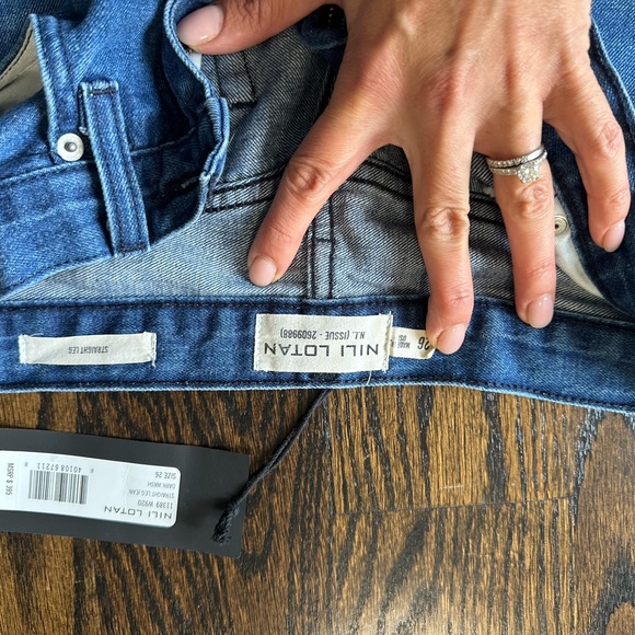 Nili lotan jeans. Cropped. Fits small. Never worn - Picture 4 of 4